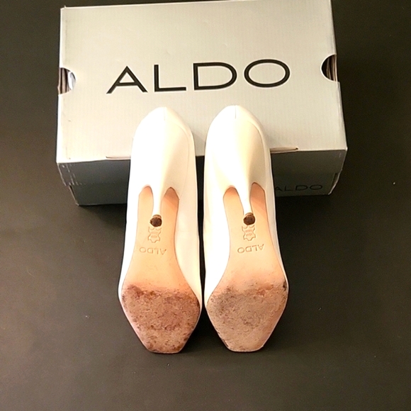 Elegant Aldo White Patent Leather Peep-Toe Heels, 9 - Picture 11 of 14